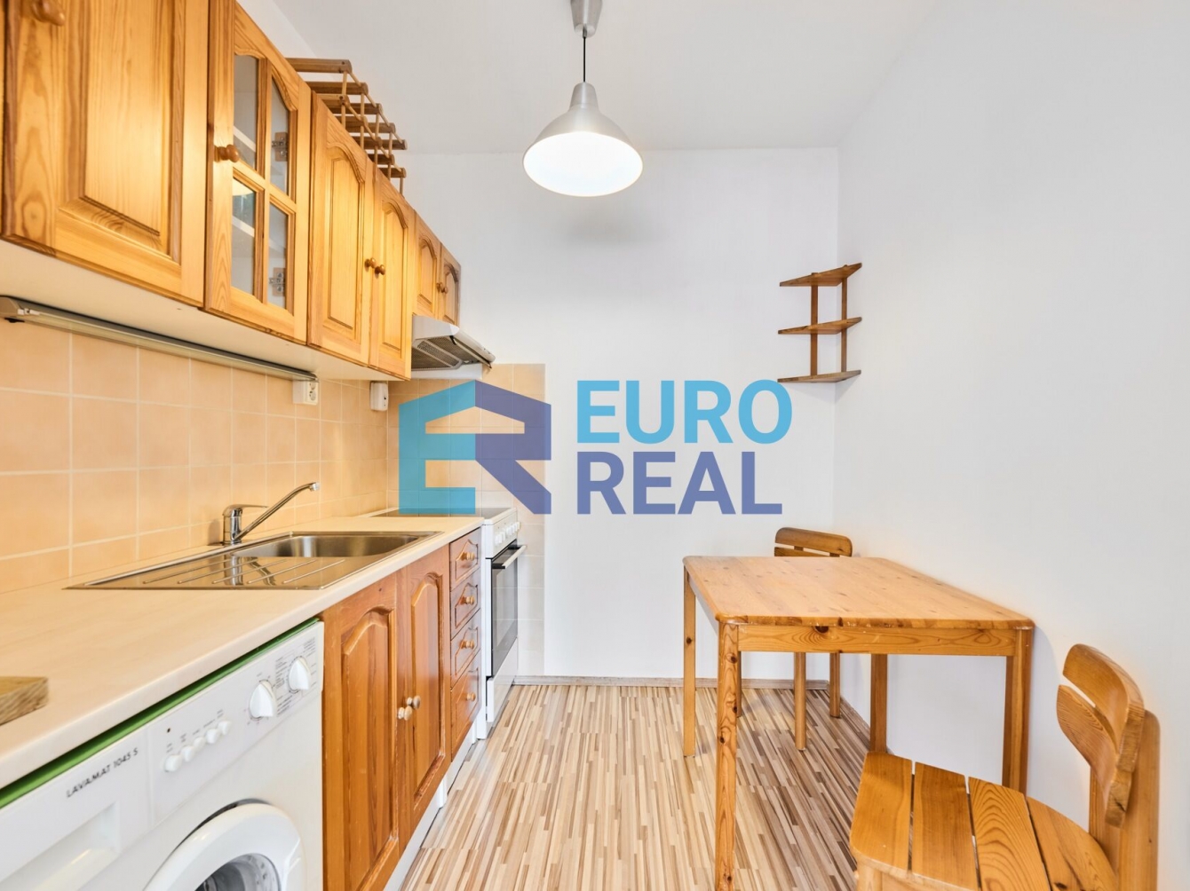 pronájem bytu 2+1 s terasou 18 m²