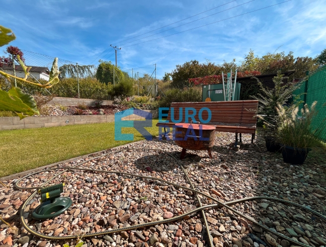 Řadový rodinný dům 5+1, 120 m² s krásnou zahradou, pozemek 300 m²