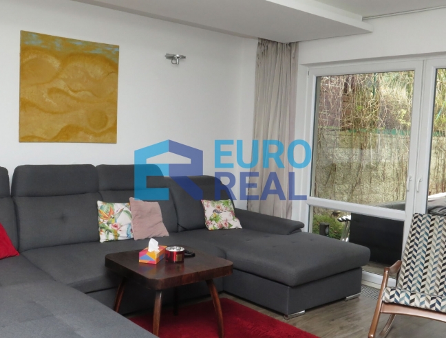 Řadový rodinný dům 5+1, 120 m² s krásnou zahradou, pozemek 300 m²