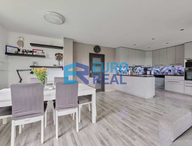 Rodinný dům 4+KK, 125 m² se založenou zahradou, pozemek 753 m²