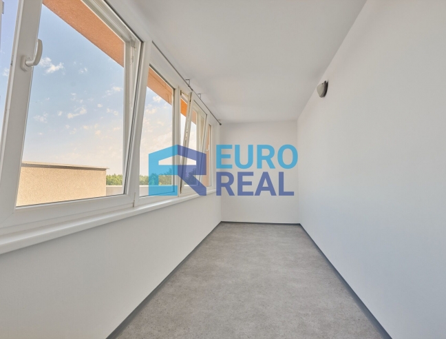 pronájem bytu 2+1 s terasou 18 m²