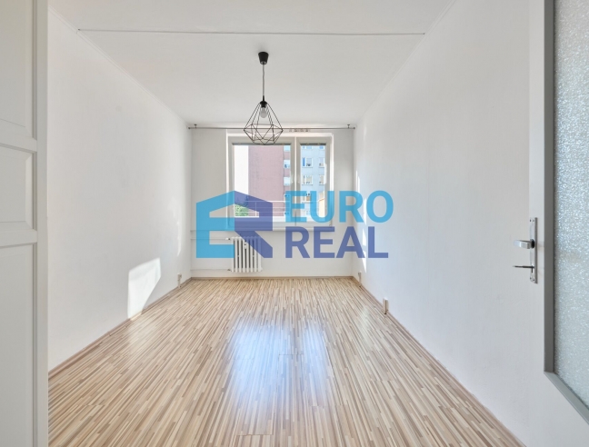 pronájem bytu 2+1 s terasou 18 m²