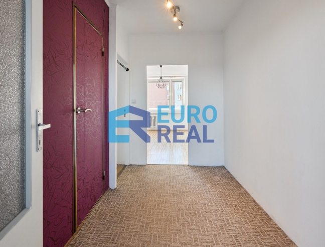 pronájem bytu 2+1 s terasou 18 m²