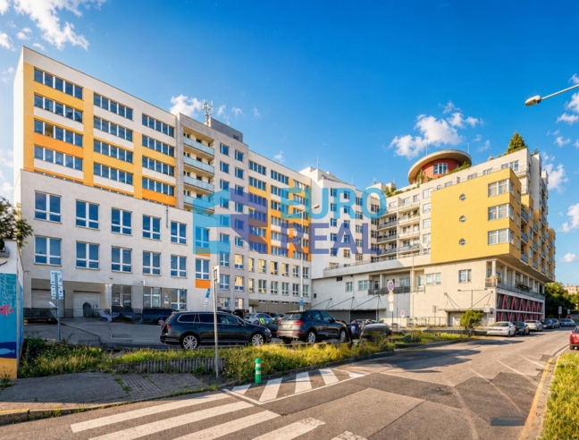 pronájem bytu 2+1 s terasou 18 m²