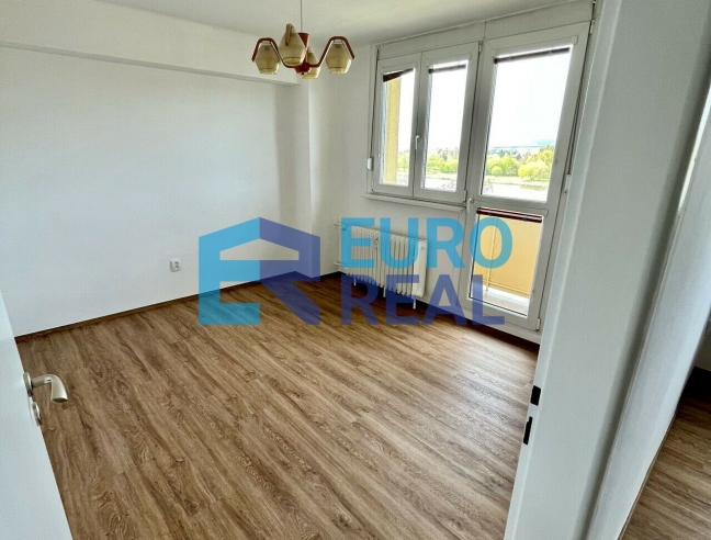 Byt 2+1 Prahy 4 s balkonem