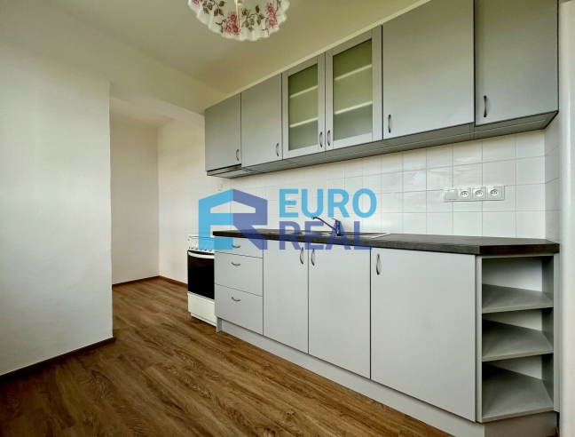 Byt 2+1 Prahy 4 s balkonem