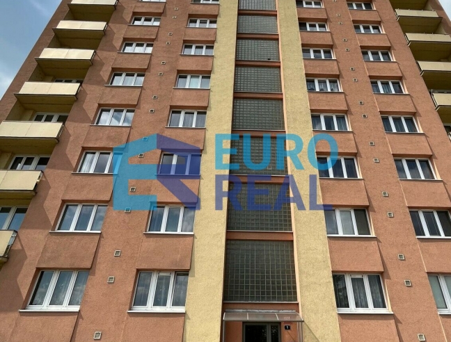 Byt 2+1 Prahy 4 s balkonem