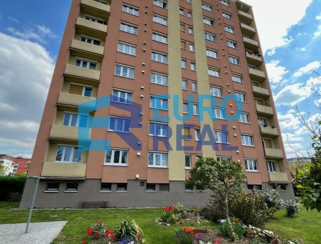Byt 2+1 Prahy 4 s balkonem