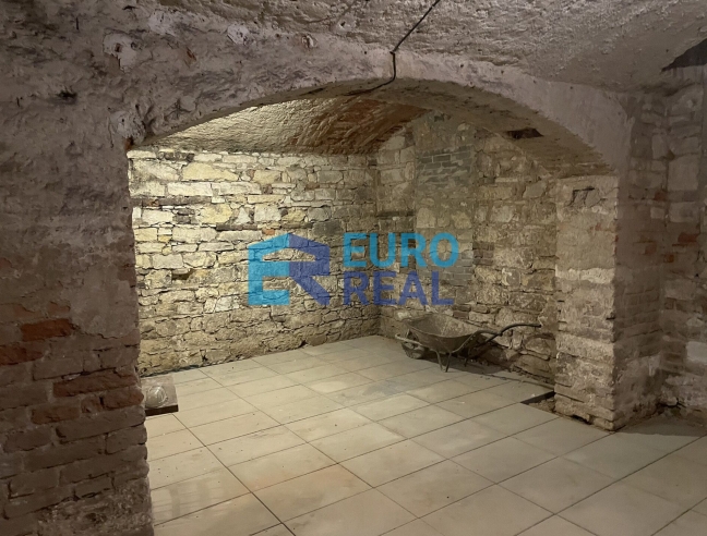 Obchodní / Skladovací prostory 61 m²