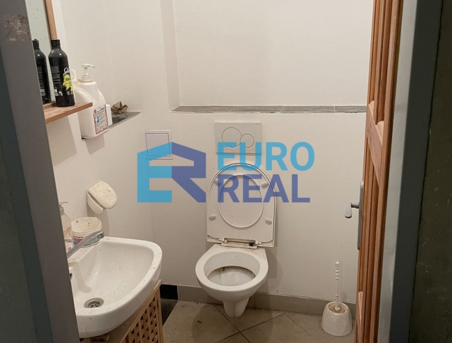 Obchodní / Skladovací prostory 61 m²